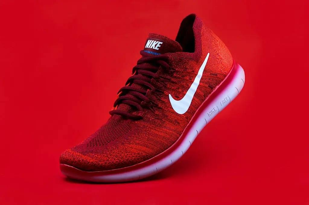 unsplash_164_6wVEHfI_shoe.webp